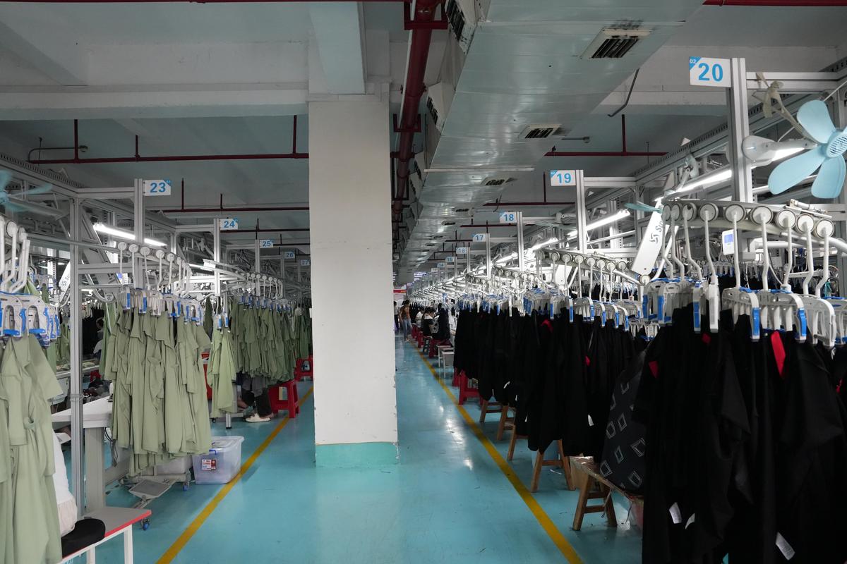 汕头高品质服装贴牌工厂 专业零售品牌的幕后智造者