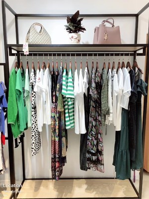 开服装店进货渠道分析 芝麻e柜品牌折扣店加盟靠谱吗？